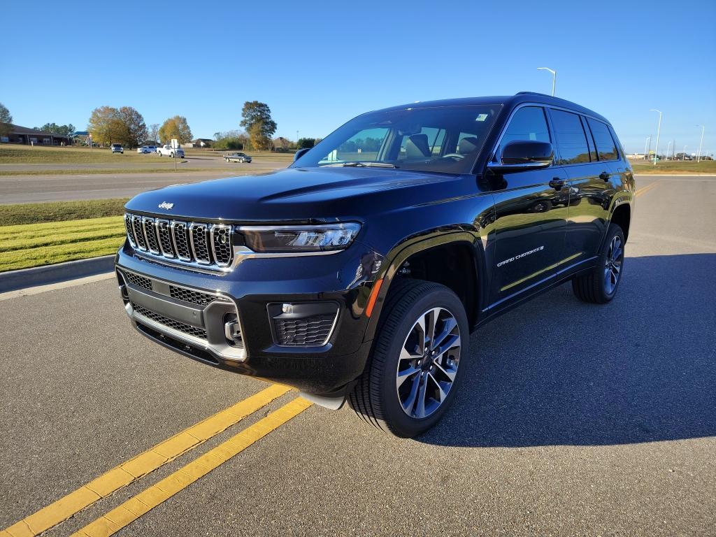 new 2025 Jeep Grand Cherokee L car, priced at $63,361