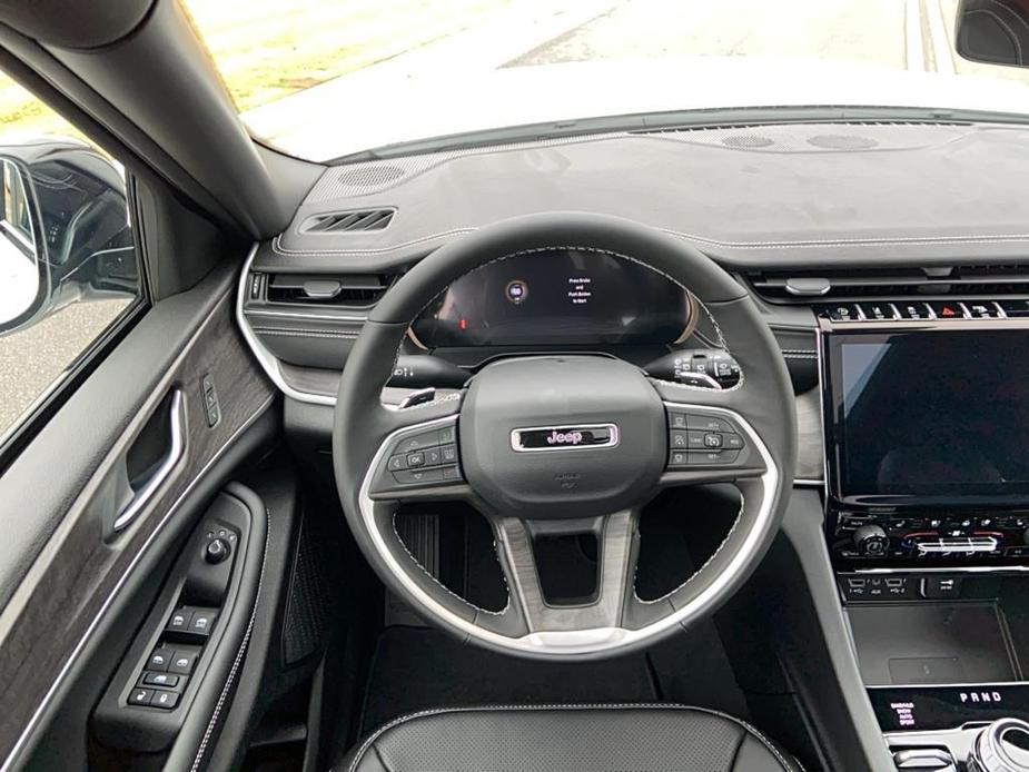 new 2025 Jeep Grand Cherokee car, priced at $53,360