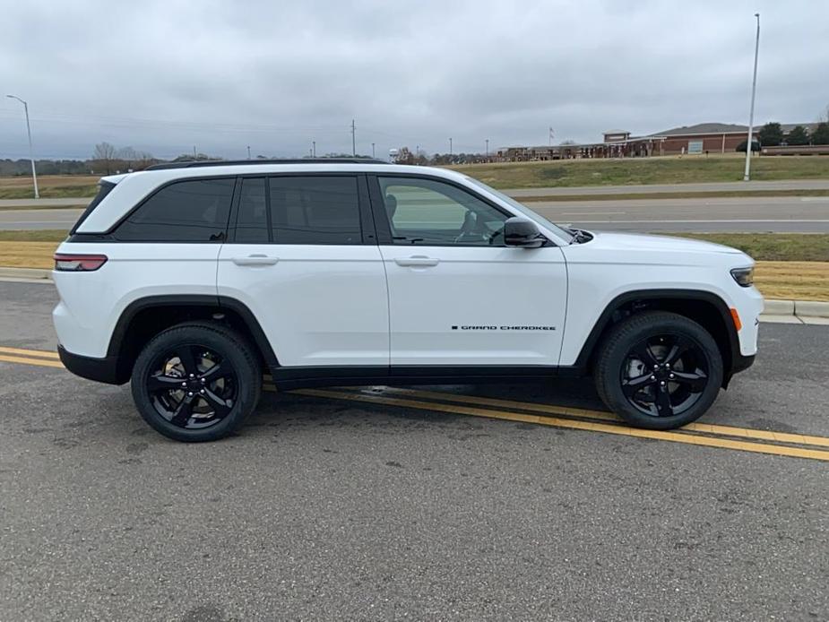 new 2025 Jeep Grand Cherokee car, priced at $53,360