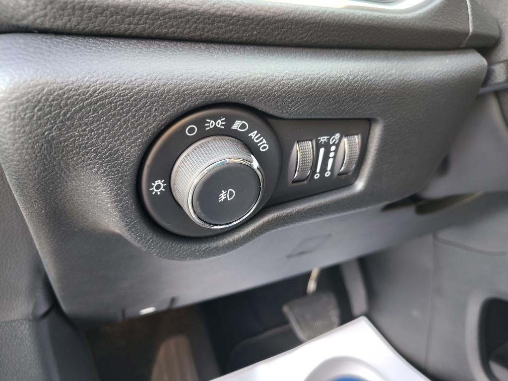 new 2026 Chrysler Pacifica car, priced at $49,054