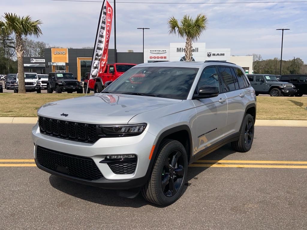 new 2025 Jeep Grand Cherokee car, priced at $45,269