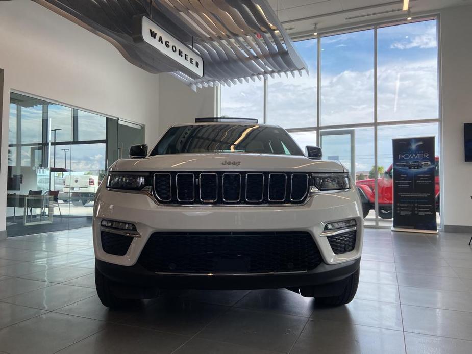 new 2024 Jeep Grand Cherokee car, priced at $44,214