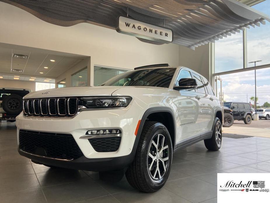 new 2024 Jeep Grand Cherokee car, priced at $44,214