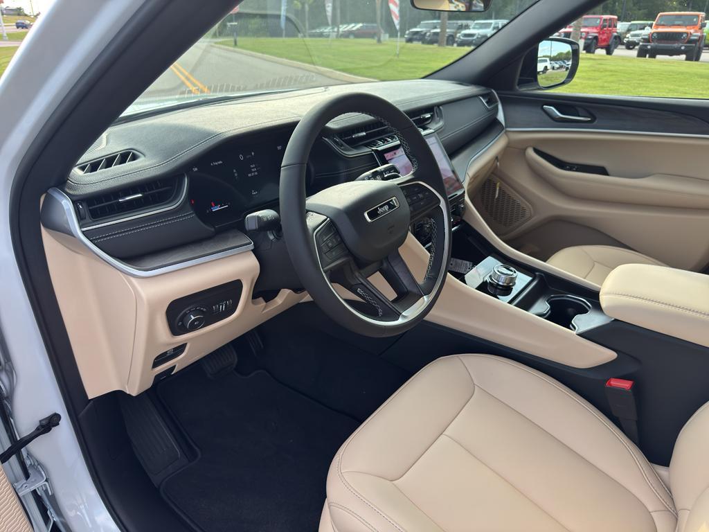 new 2025 Jeep Grand Cherokee L car, priced at $42,243
