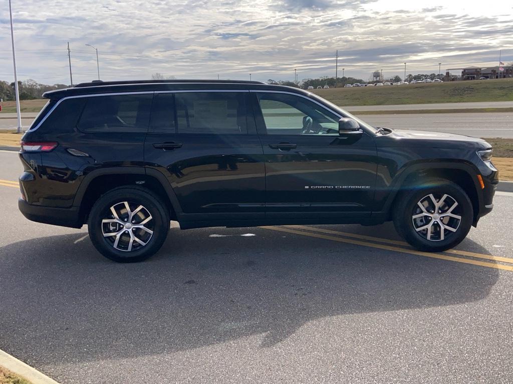 new 2025 Jeep Grand Cherokee L car, priced at $44,322