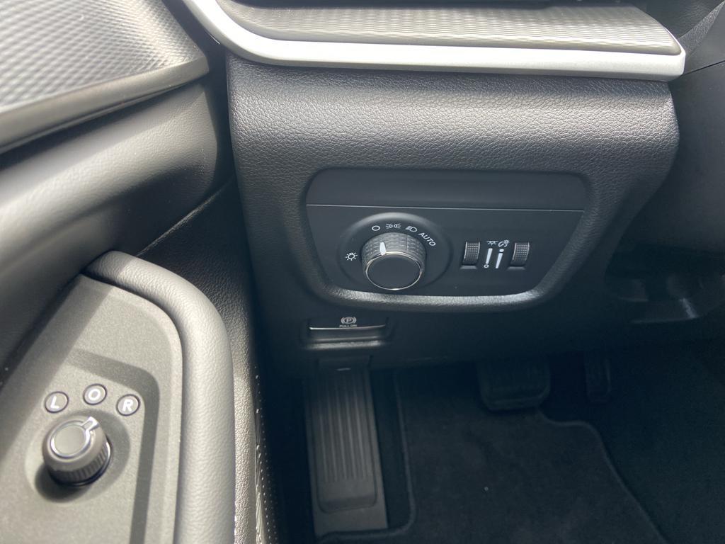 new 2025 Jeep Grand Cherokee L car, priced at $41,239