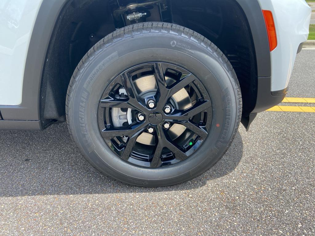 new 2025 Jeep Grand Cherokee L car, priced at $41,239