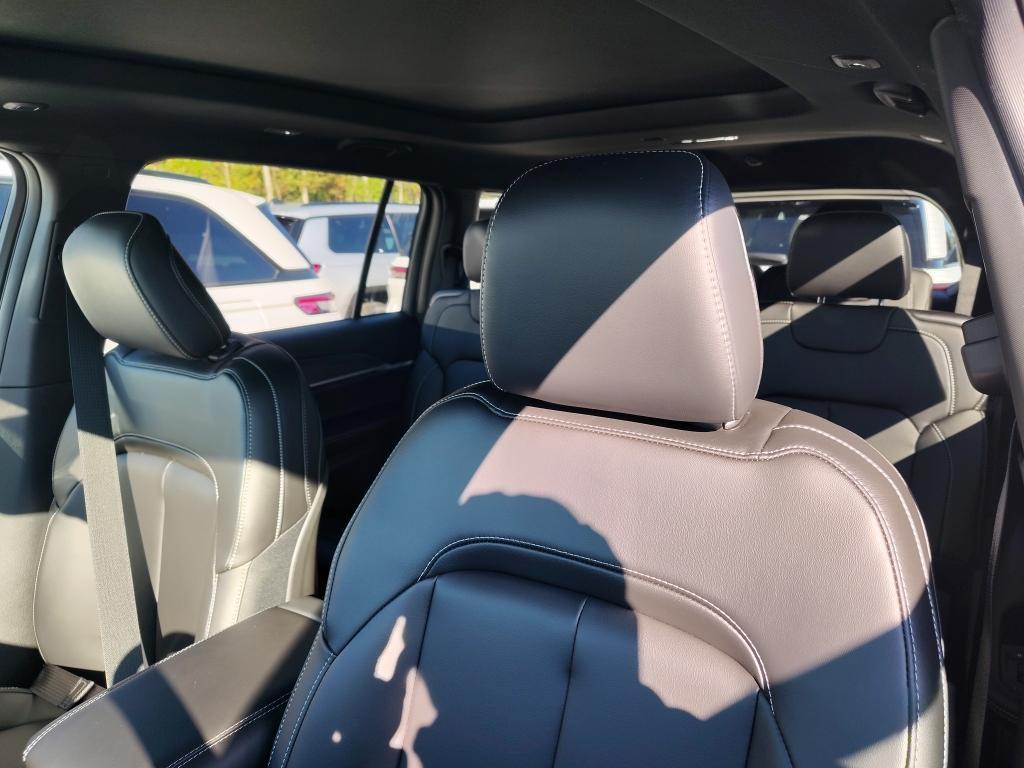 new 2025 Jeep Grand Cherokee L car, priced at $49,107