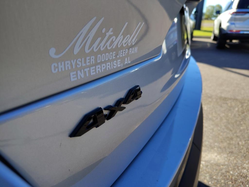 new 2025 Jeep Grand Cherokee L car, priced at $49,107