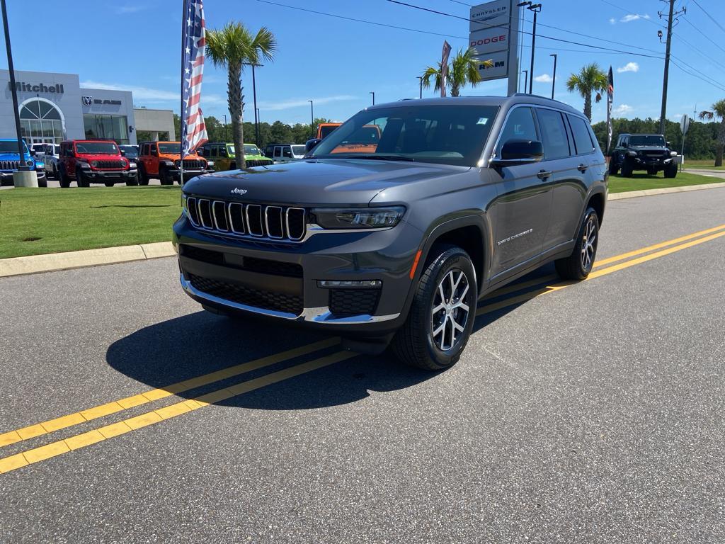 new 2025 Jeep Grand Cherokee L car, priced at $43,711