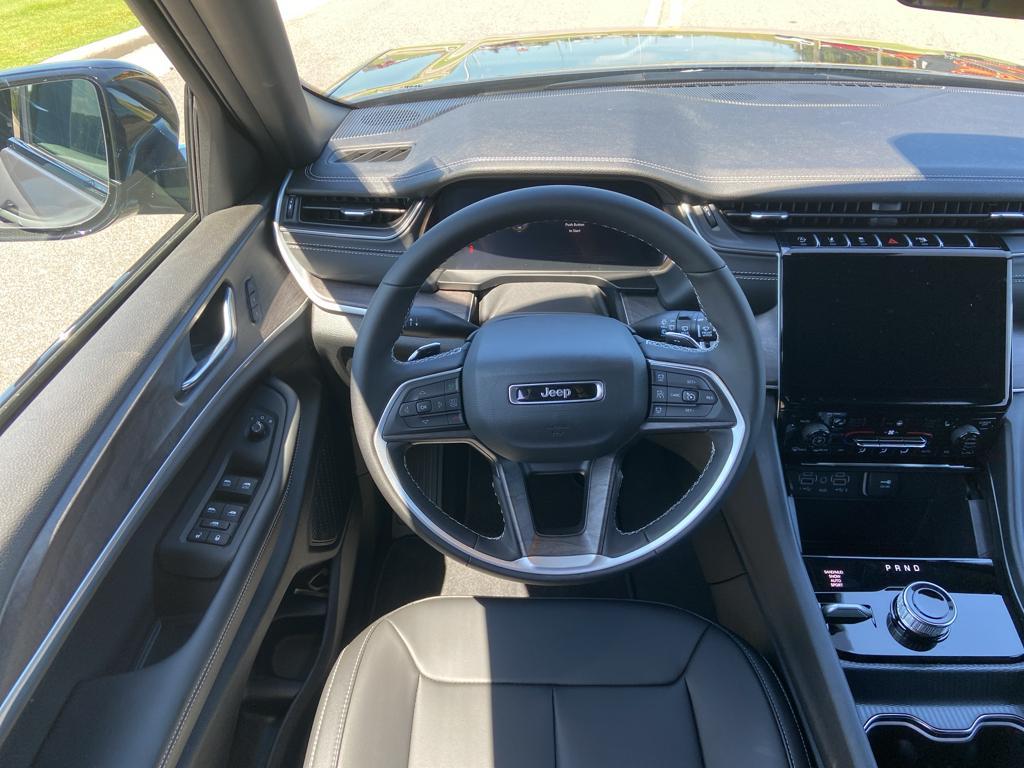 new 2025 Jeep Grand Cherokee L car, priced at $43,711
