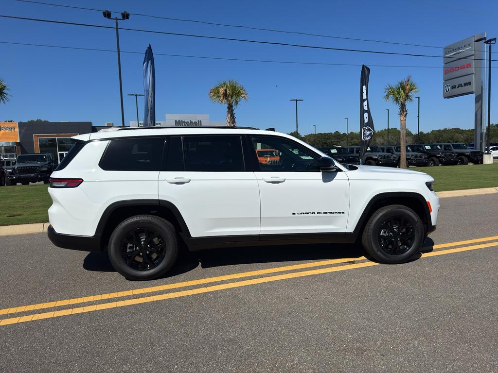 new 2025 Jeep Grand Cherokee L car, priced at $45,397