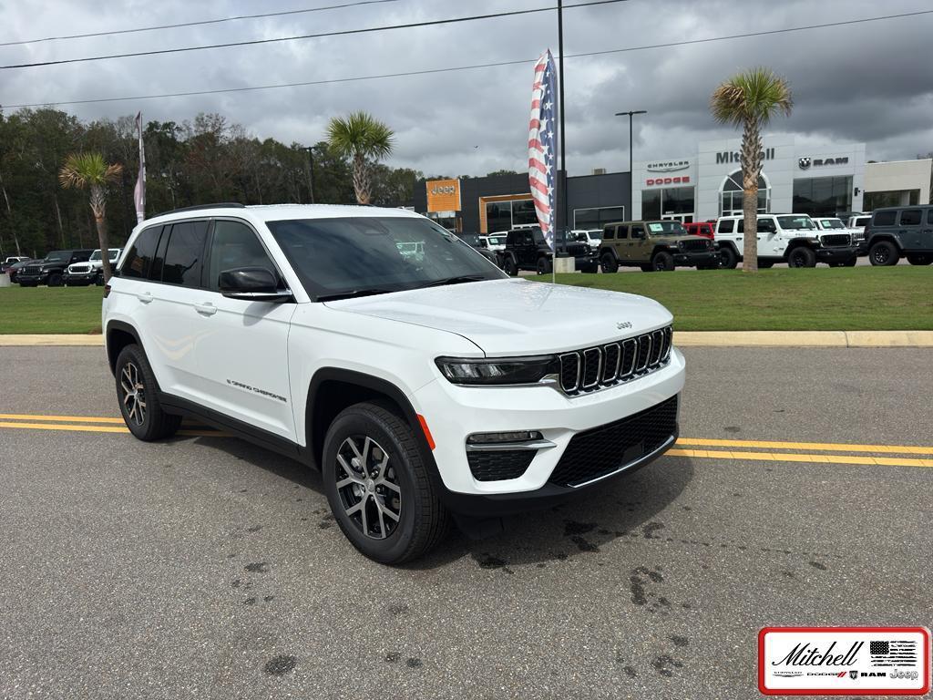 new 2025 Jeep Grand Cherokee car, priced at $43,125