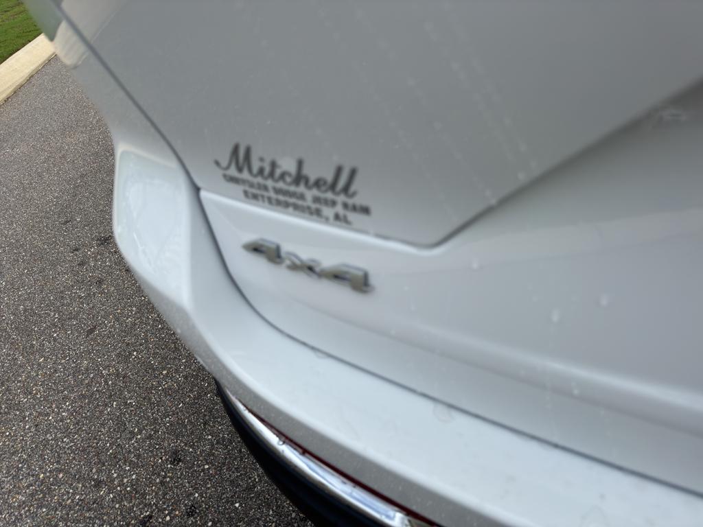 new 2025 Jeep Grand Cherokee car, priced at $43,125