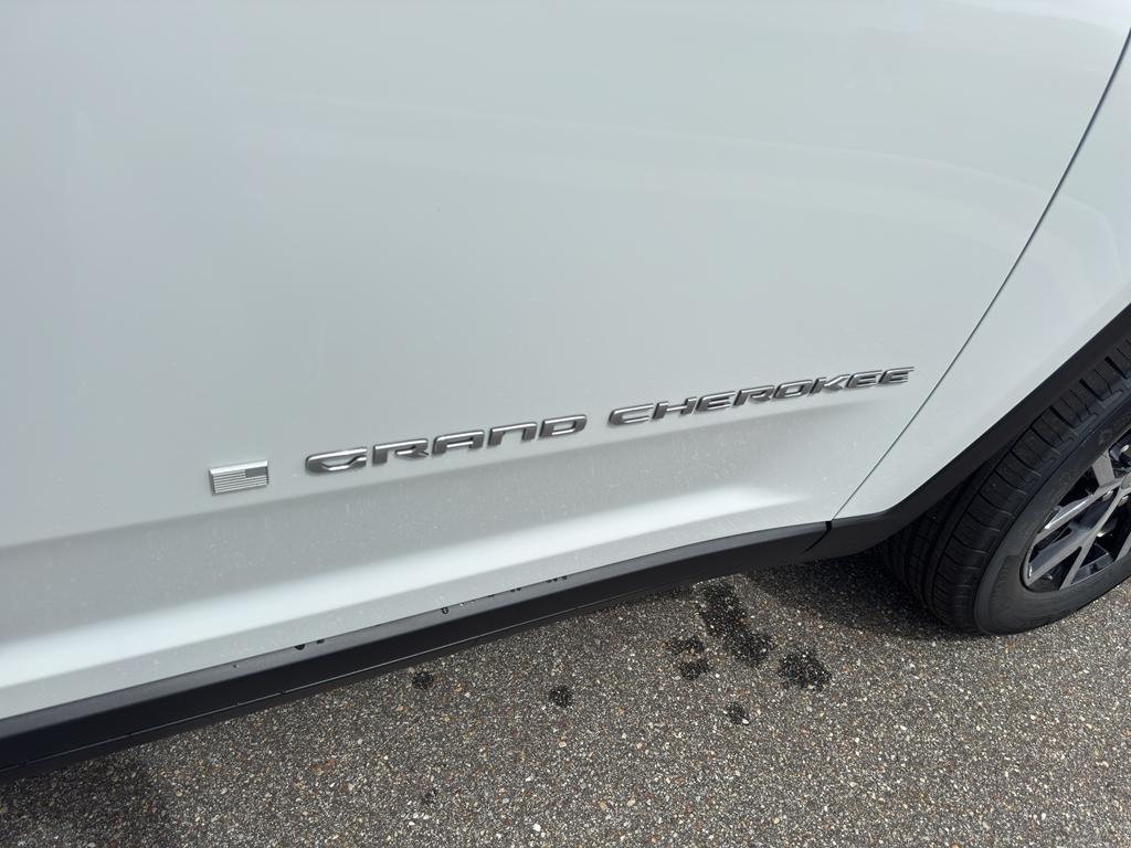 new 2025 Jeep Grand Cherokee car, priced at $43,125