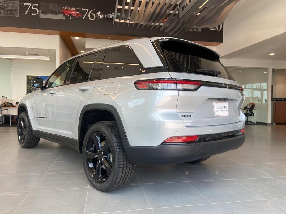 new 2024 Jeep Grand Cherokee car, priced at $43,417