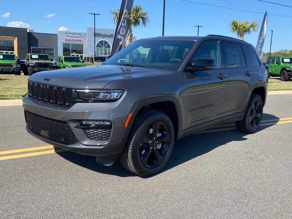 new 2025 Jeep Grand Cherokee car, priced at $48,053