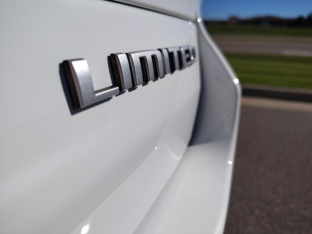 new 2025 Jeep Grand Cherokee car, priced at $40,298