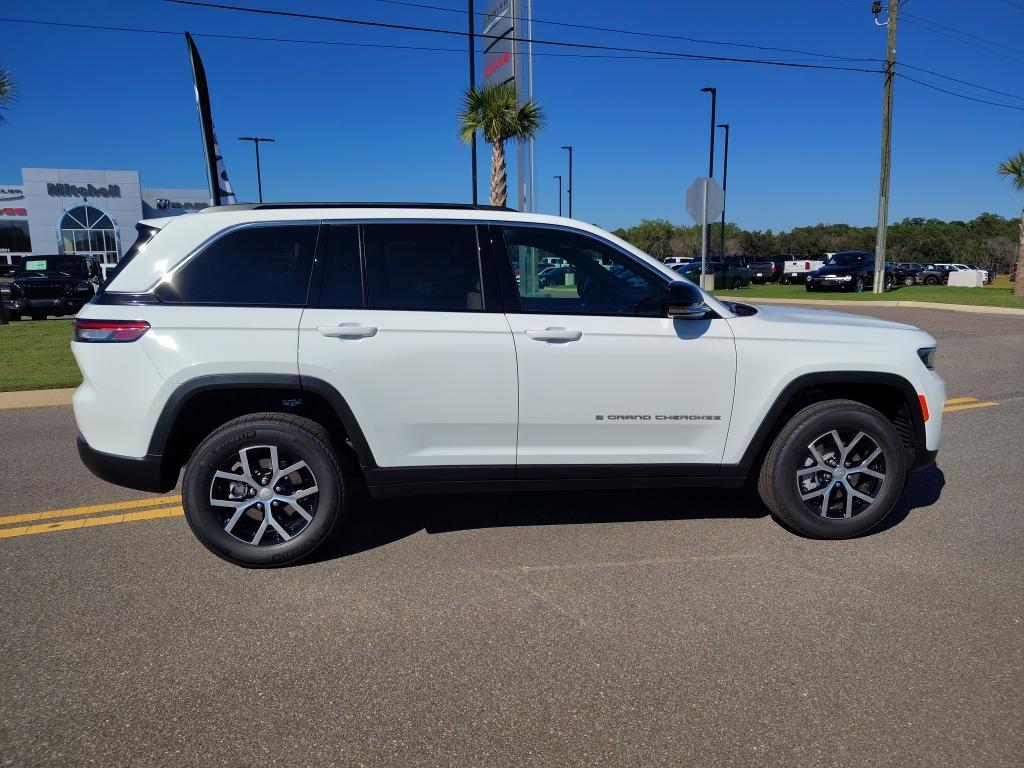 new 2025 Jeep Grand Cherokee car, priced at $40,298