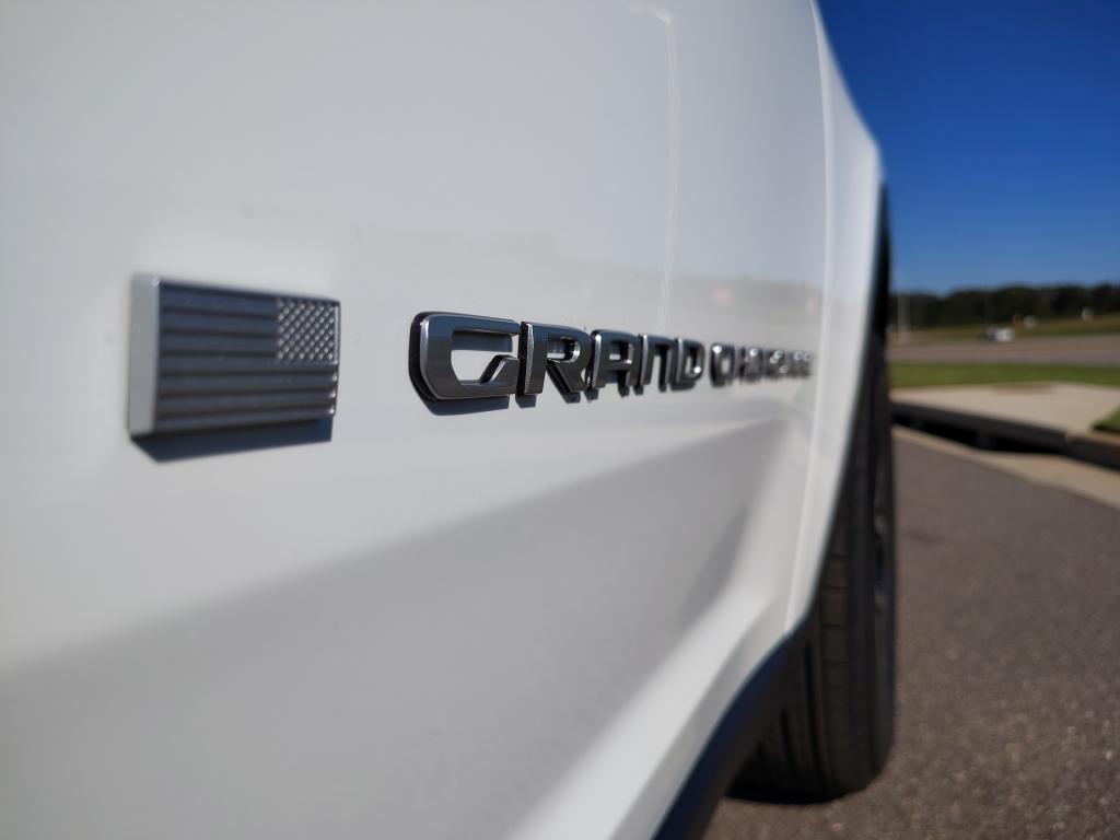 new 2025 Jeep Grand Cherokee car, priced at $40,298