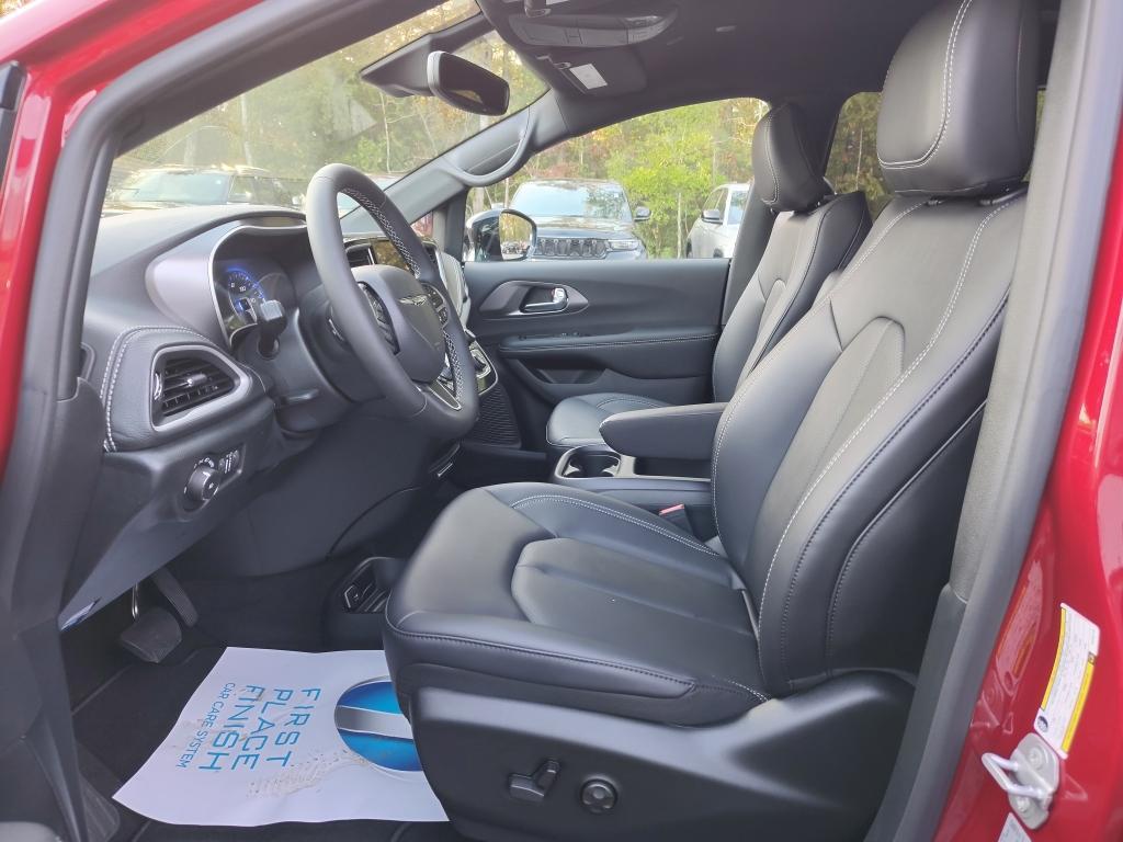 new 2026 Chrysler Pacifica car, priced at $44,378