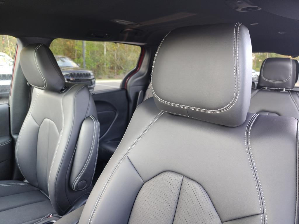 new 2026 Chrysler Pacifica car, priced at $44,378
