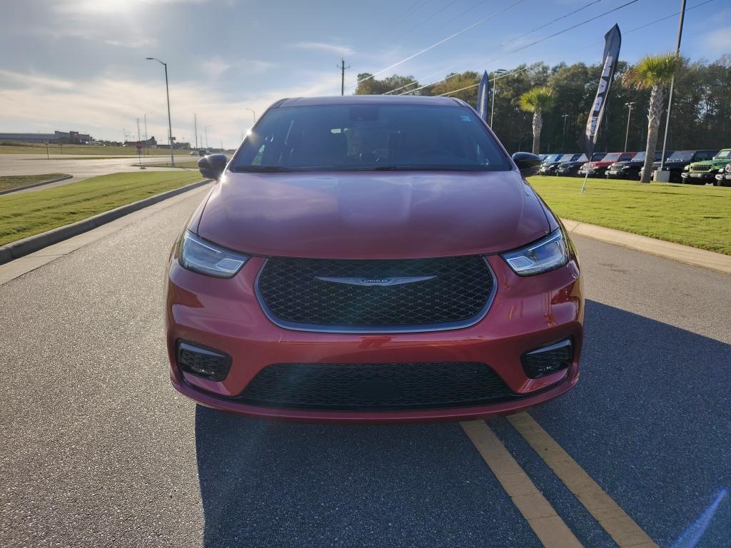 new 2026 Chrysler Pacifica car, priced at $44,378