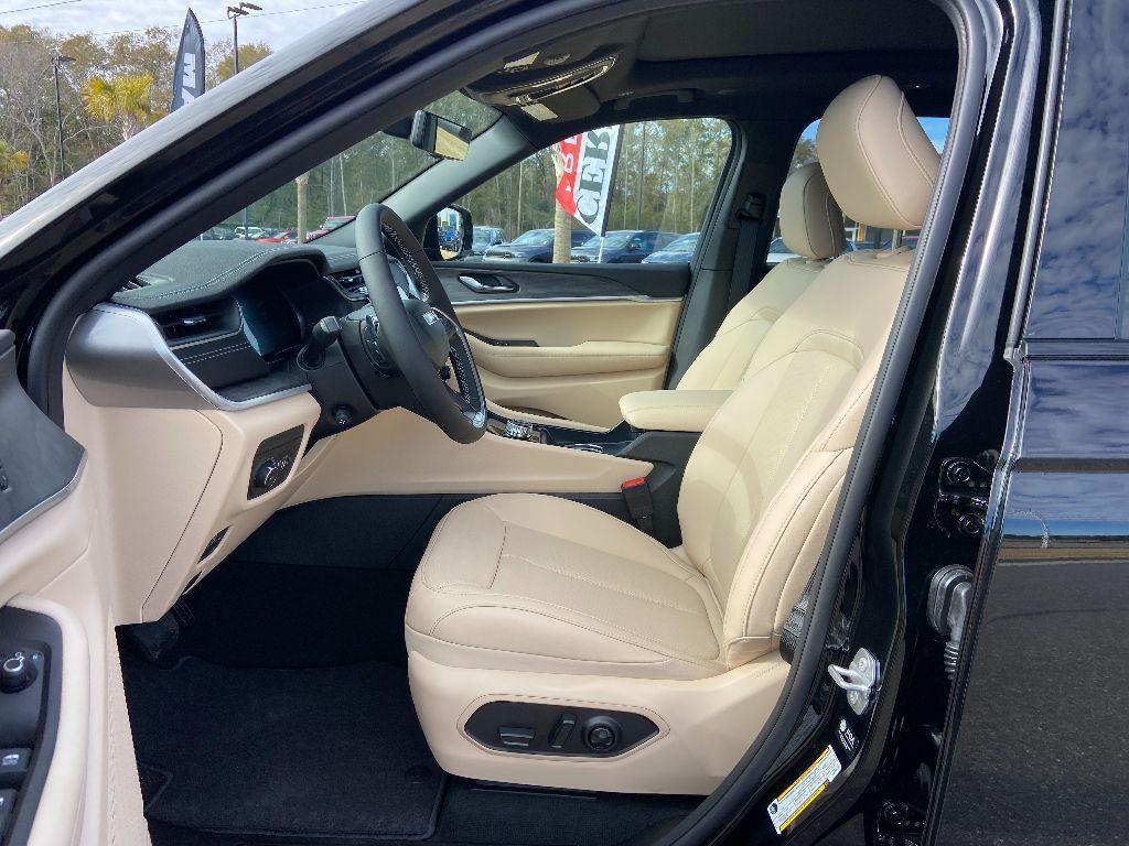 new 2025 Jeep Grand Cherokee L car, priced at $53,060