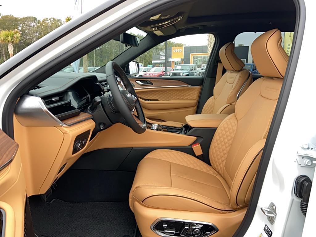 new 2025 Jeep Grand Cherokee L car, priced at $72,630