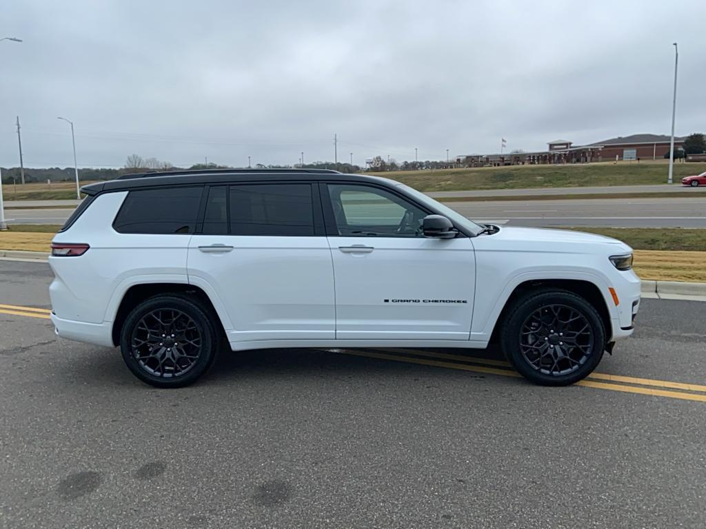 new 2025 Jeep Grand Cherokee L car, priced at $72,630