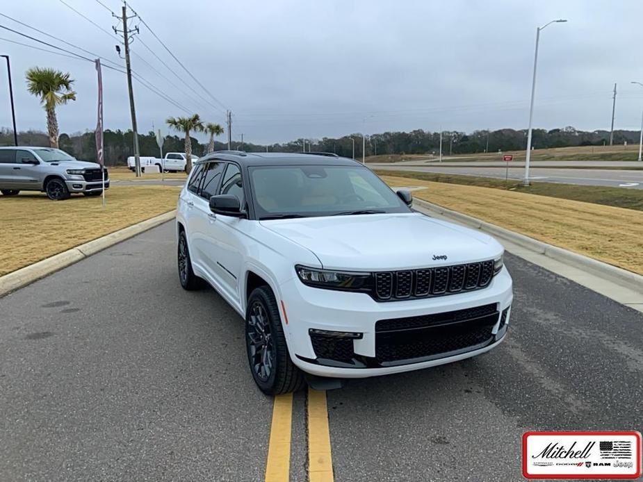 new 2025 Jeep Grand Cherokee L car, priced at $70,130