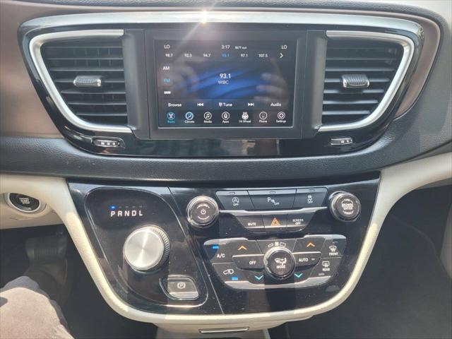 used 2019 Chrysler Pacifica car, priced at $17,400