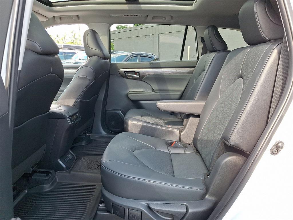 used 2024 Toyota Highlander car, priced at $48,987