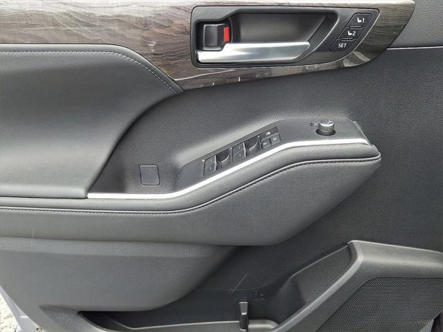 used 2024 Toyota Highlander car, priced at $46,442