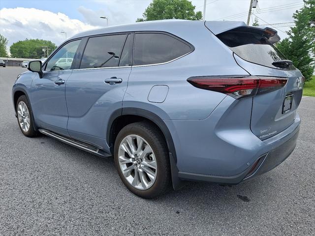 used 2024 Toyota Highlander car, priced at $46,442