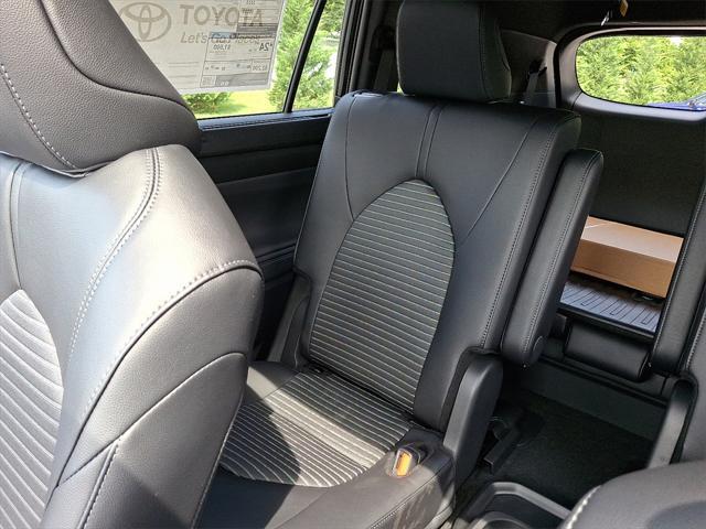 new 2025 Toyota Highlander car, priced at $49,558
