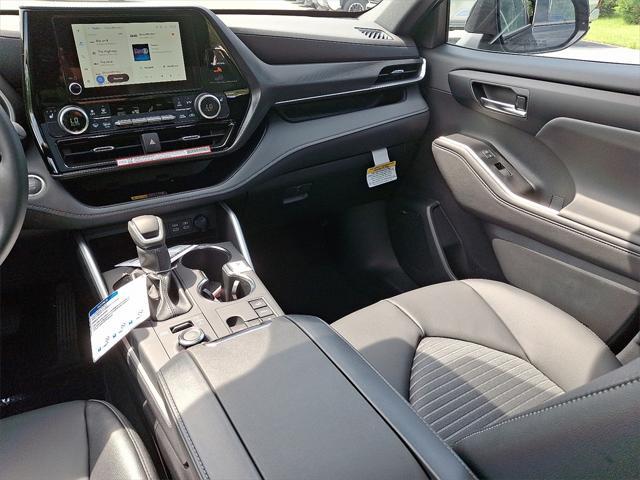 new 2025 Toyota Highlander car, priced at $49,558