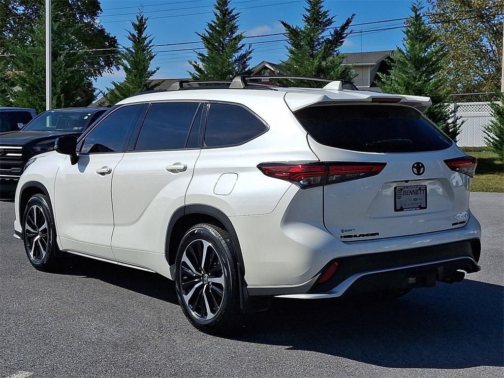 used 2021 Toyota Highlander car, priced at $33,647
