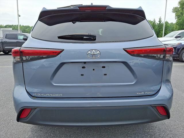 used 2022 Toyota Highlander car, priced at $38,487