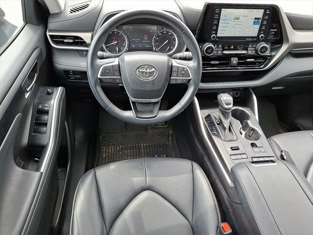 used 2022 Toyota Highlander car, priced at $38,487