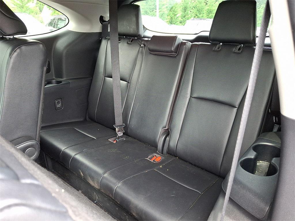 used 2022 Toyota Highlander car, priced at $37,707