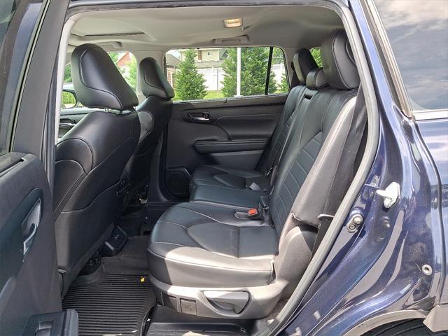 used 2022 Toyota Highlander car, priced at $32,987