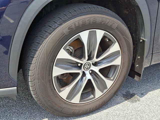 used 2022 Toyota Highlander car, priced at $32,987