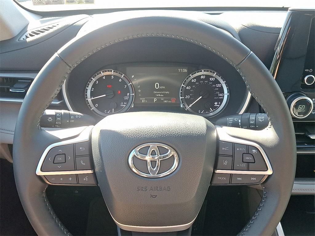 used 2024 Toyota Highlander car, priced at $43,987