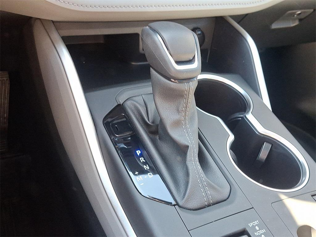 used 2024 Toyota Highlander car, priced at $43,987