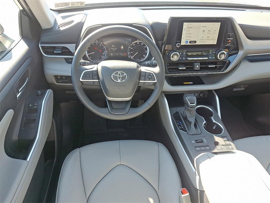 used 2024 Toyota Highlander car, priced at $43,987