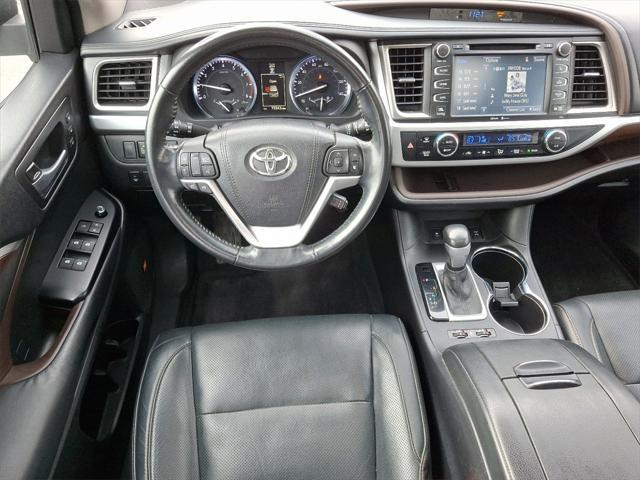 used 2015 Toyota Highlander car, priced at $22,507