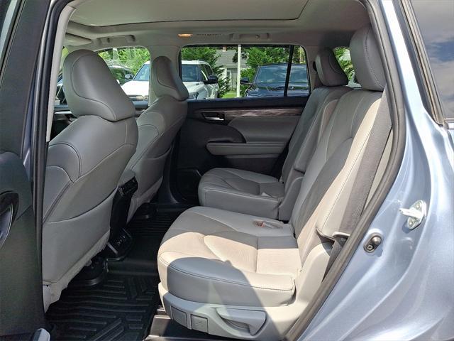 used 2020 Toyota Highlander car, priced at $33,987