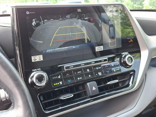 used 2020 Toyota Highlander car, priced at $33,987