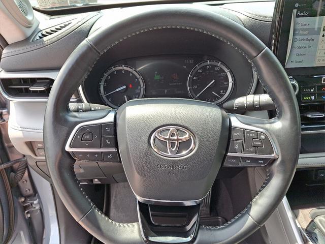 used 2020 Toyota Highlander car, priced at $33,987